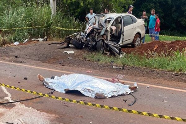 Duas pessoas morrem e outra fica gravemente ferida em acidente na PR-495