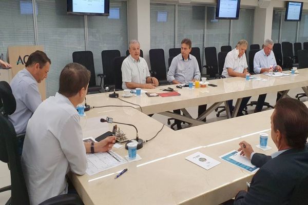 Dilvo fala do Show Rural em retomada de reuniões da Acic