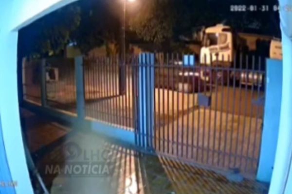 Morador de Maringá registra vulto em câmera de segurança em residência