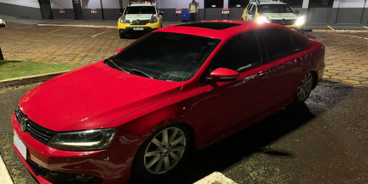 Dupla é presa após realizar disparos em bar e tentar fugir da polícia no Bairro Santa Felicidade