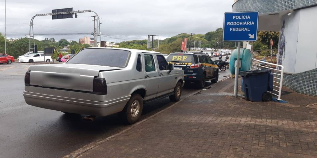 PRF recupera veículo na Ponte da Amizade que havia sido furtado em Cascavel