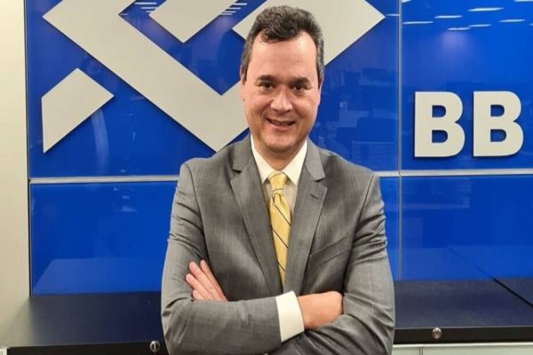 Piana, secretários e presidente do BB, segunda, no Show Rural