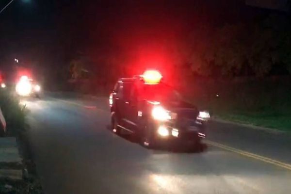 Imagem referente a notícia: Corpo do PRF André Cassiano chega a Cascavel e o velório ocorrerá na Capela Master da Acesc