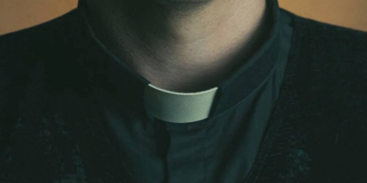 Padre compartilha vídeo erótico em grupo de mensagens da paróquia