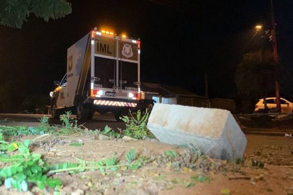 Imagem referente a notícia: Homem é morto com tijolada na cabeça após assalto no Bairro Cascavel Velho