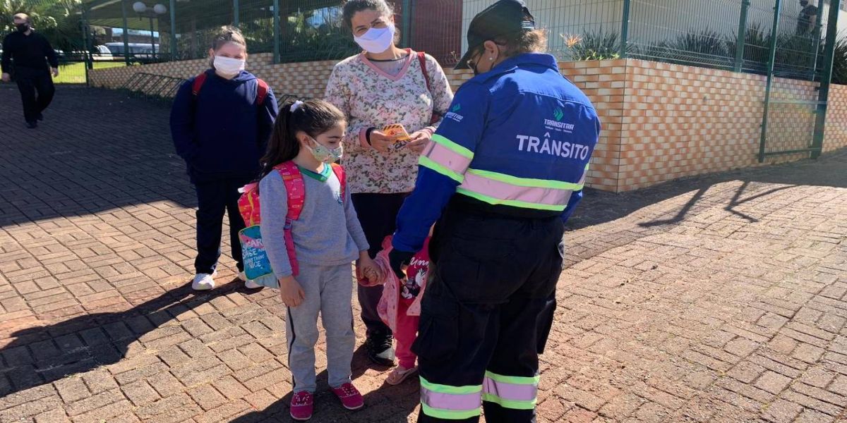 Projeto Rua Segura foca na volta às aulas com respeito ao código de trânsito nas áreas escolares