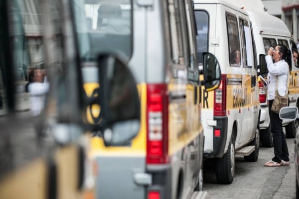 Falta de regulamentação no transporte escolar gera insegurança a crianças e adolescentes