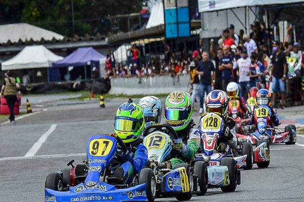 Kart: Caio Zorzetto tem início de temporada complicado