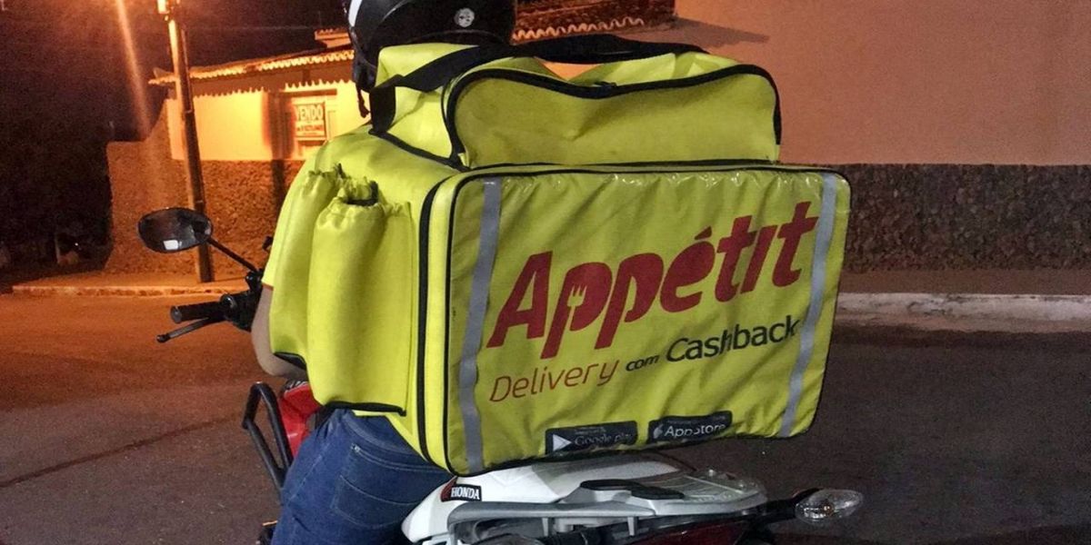 Show Rural tem entrega de comida via app para evitar aglomeração em praça de alimentação