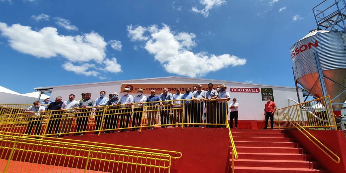 Show Rural inaugura centro de tecnologia modelo à avicultura