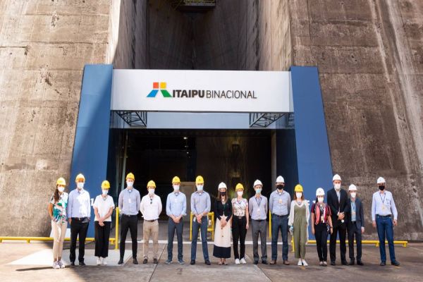 Governo dinamarquês faz visita técnica à Itaipu