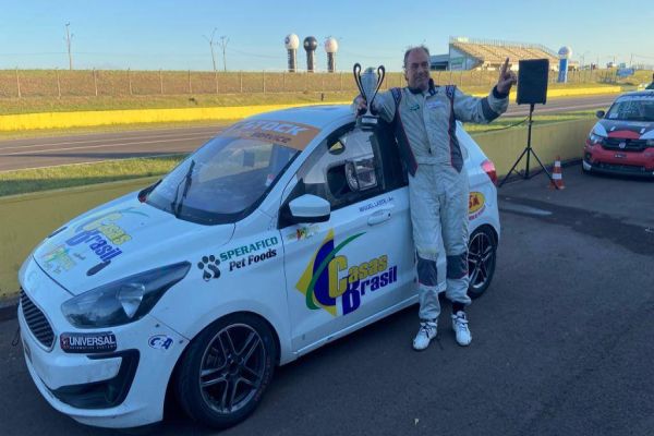 Miguel Laste, exemplo de superação, mostra paixão pelo automobilismo