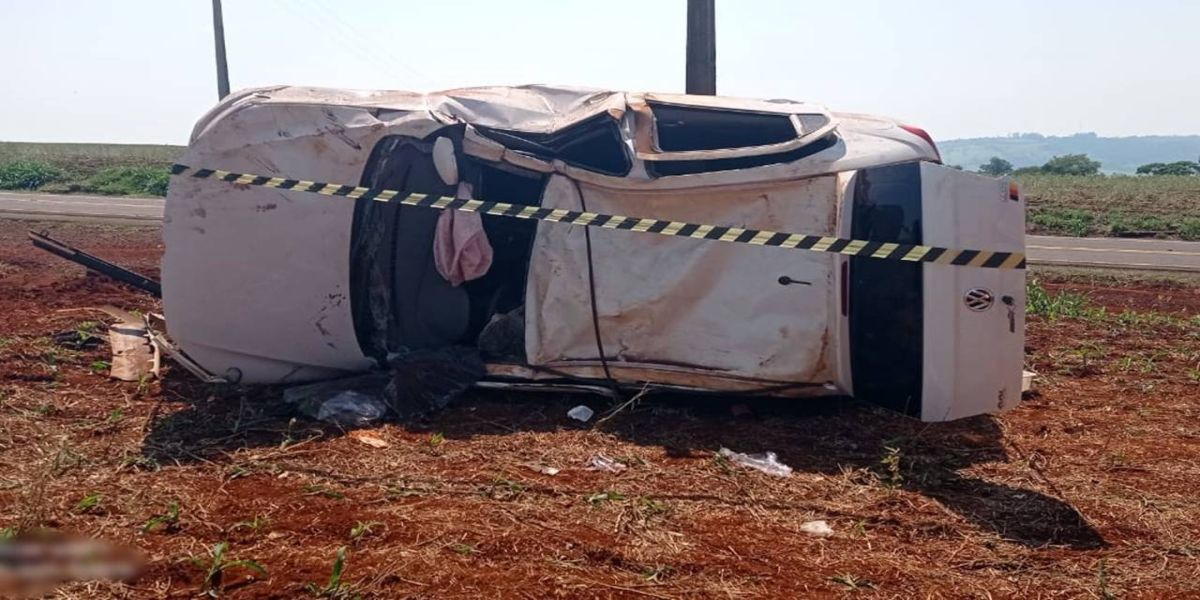 Homem de 45 anos fica em estado grave após capotamento na PR-180