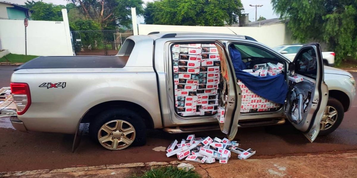 PRF apreende Ranger carregada com 20 mil maços de cigarros em Cascavel