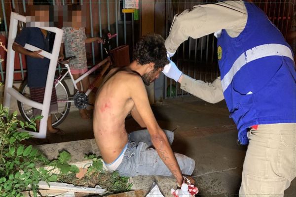 Imagem referente a notícia: Homem é esfaqueado na cabeça após briga de rua no Loteamento Riviera