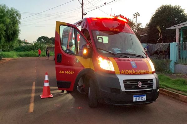 Imagem referente a notícia: Homem cai de telhado no Bairro São Cristóvão em Cascavel