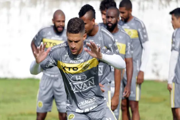 Foto relacionada a notícia: FC Cascavel se apresenta para reta final do paranaense