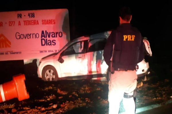 PRF atende gravíssimo acidente com óbito na BR 277 no trevo de acesso à Fernandes Pinheiro