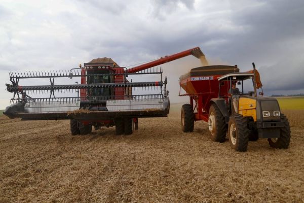 Paraná apresenta sugestões ao governo federal para ampliar Plano Safra 2022/23