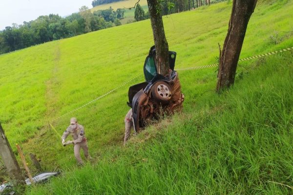 Homem morre em gravíssimo acidente de trânsito na PR-281