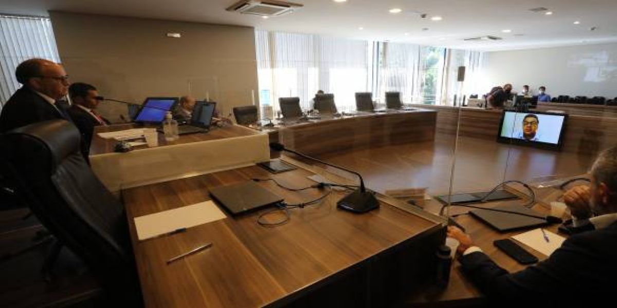 Pedido de vista na Comissão de Saúde adia votação de projeto que proíbe passaporte da vacina