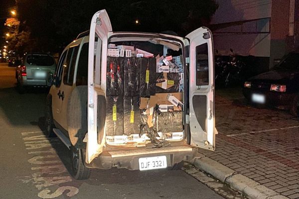 Imagem referente a notícia: Patrulha Rural da Guarda Municipal apreende veiculo carregado com cigarros no Distrito Juvinópolis