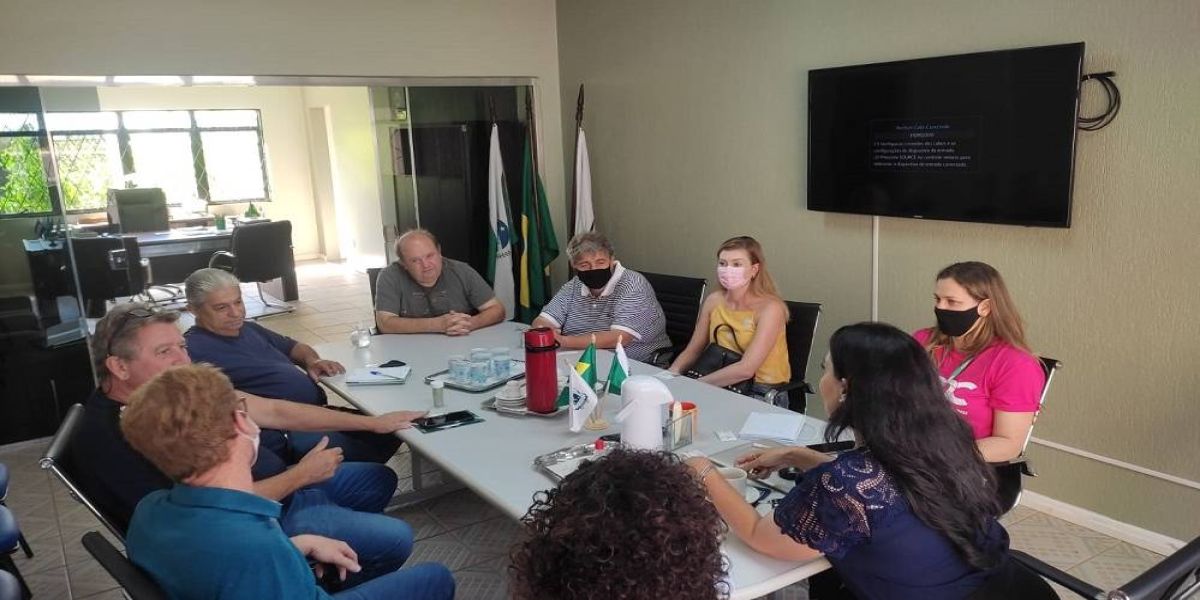 Empresários apresentam proposta de instalação de indústria de reciclagem de vidro em Cascavel