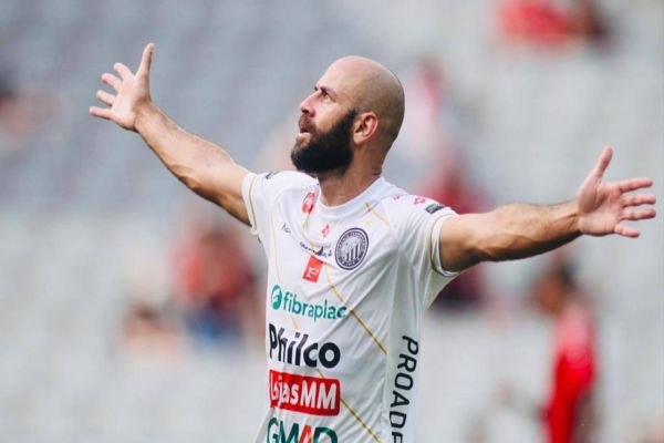 Com time alternativo, Athletico-PR é superado pelo Operário