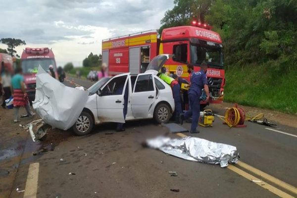 Imagem referente a notícia: Violenta colisão deixa homem morto e vários feridos na BR-280