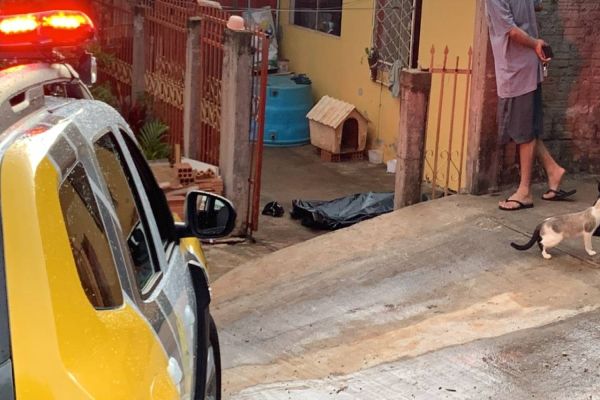 Imagem referente a notícia: Homem mata a ex-esposa no Loteamento Parque dos Ipês em Cascavel