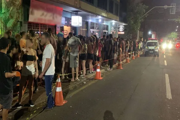 Foto relacionada a notícia: Forças de segurança voltam a coibir abusos na Rua Paraná