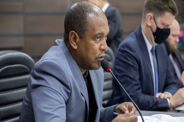 Madril apela a senadores que votem a favor de alteração no Estatuto do Desarmamento