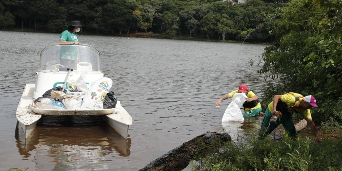 Meio Ambiente promove ação de limpeza no Lago Municipal de Cascavel