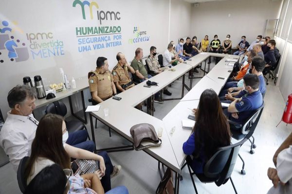 Forças de segurança apertam o cerco contra arruaças em via pública