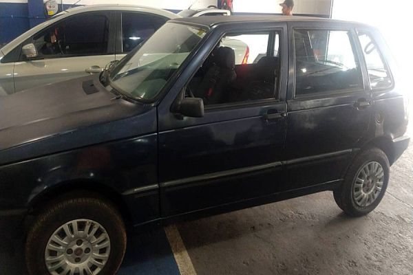 Fiat/Uno é furtado no Bairro São Cristóvão em Cascavel