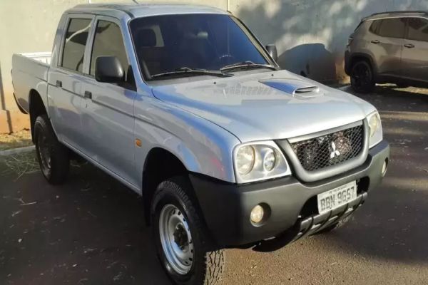 Viatura da PF é furtada de dentro de oficina credenciada e levada ao Paraguai