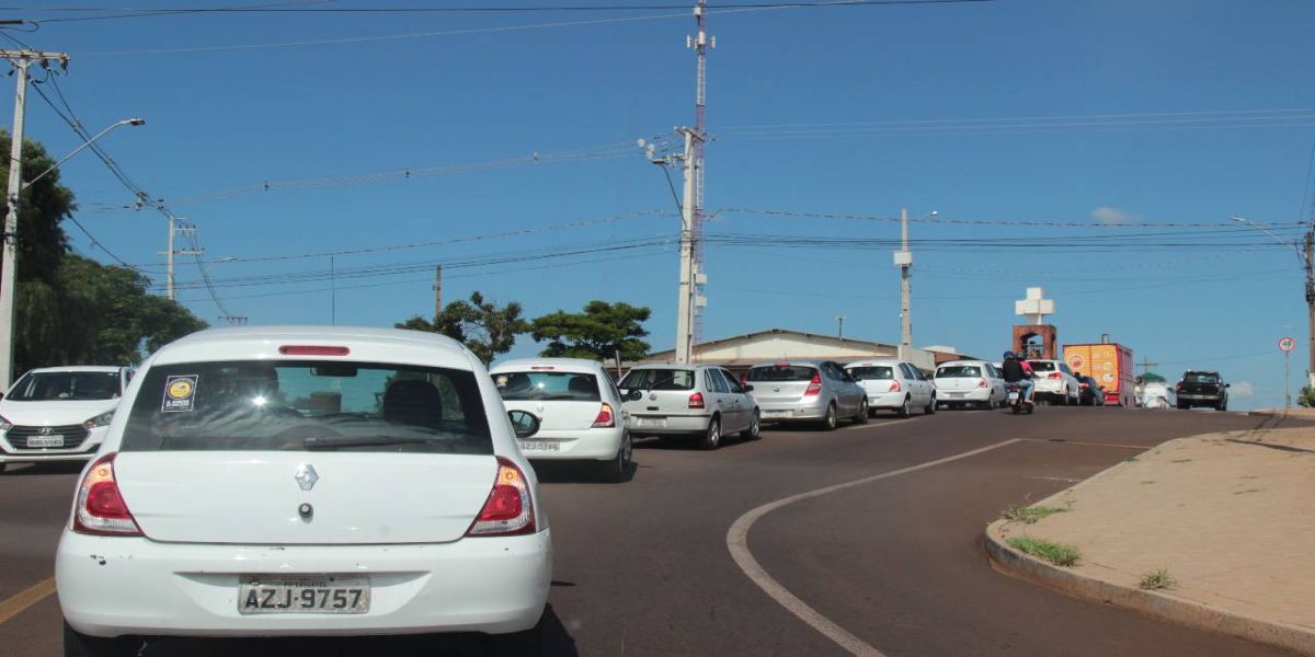 Carreata marca início das comemorações de aniversário da Feira do Teatro