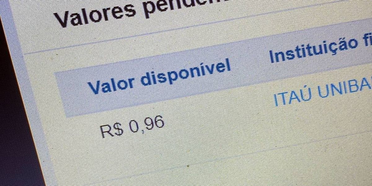 'Dinheiro esquecido': brasileiros esperavam 'fortuna', mas encontram centavos