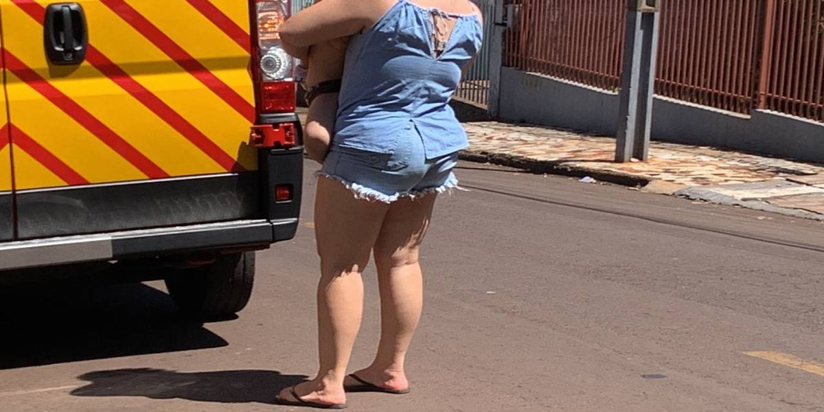 Menino de 3 anos sofre queda de sofá no Bairro Floresta