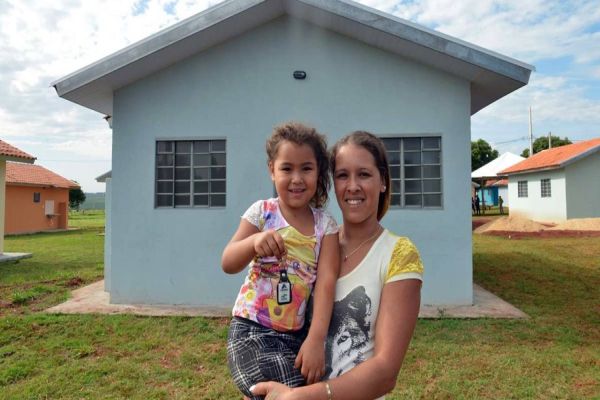 Com legislação moderna, Paraná prioriza mulheres em projetos habitacionais
