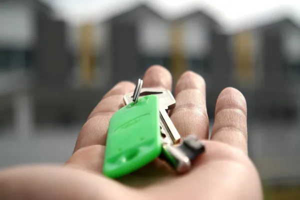 Foto relacionada a notícia: Sonhos da casa própria: ainda vale a pena comprar um imóvel?