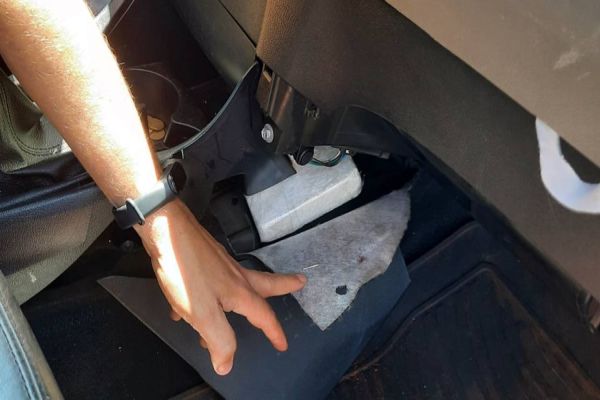 PRE apreende mais de 7 quilos de cocaína dentro de automóvel na PR-180 em Cascavel