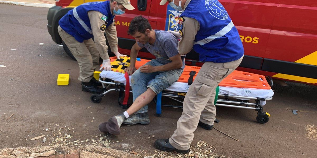 Duas pessoas ficam feridas após colisão de trânsito  no Bairro Morumbi em Cascavel