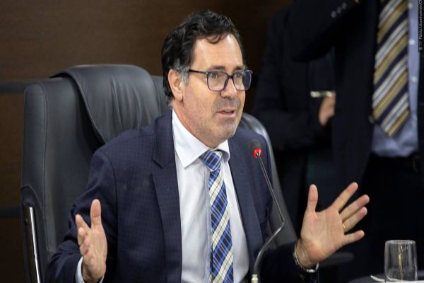 Vereador propõe desobrigar o uso de máscaras ao ar livre em Cascavel