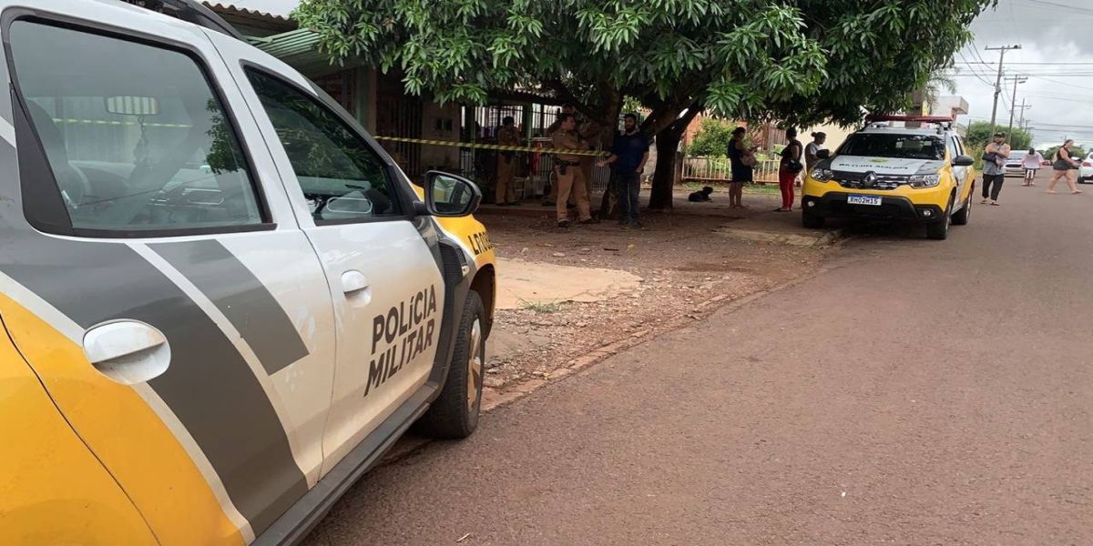 Homem morre após ser alvejado com sete tiros na cabeça dentro de residência no Bairro Cascavel Velho