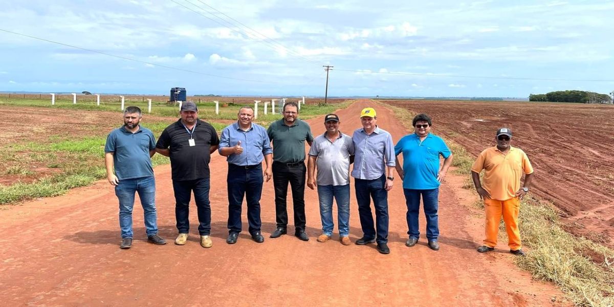 Valdecir Alcantara conhece solução para estradas rurais em Brasilândia do Sul