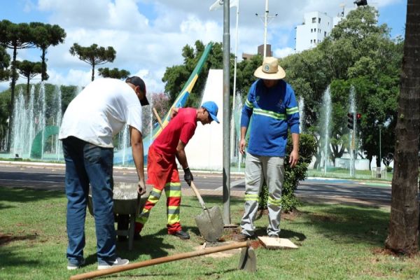 Caixas de passagens são concretadas para evitar furtos de fios