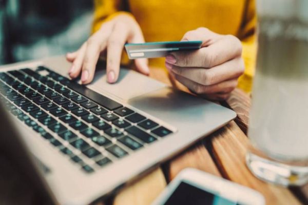 Advogado alerta sobre os direitos do consumidor ao realizar compras pela internet