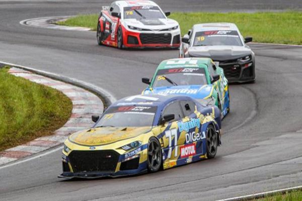 Ricardo Sperafico vence corrida de abertura do 11º Dignity Gold GT Sprint Race