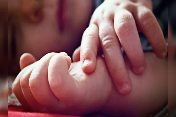 Casal é preso por suspeita de maus-tratos a bebê de 2 meses em Chopinzinho, diz polícia